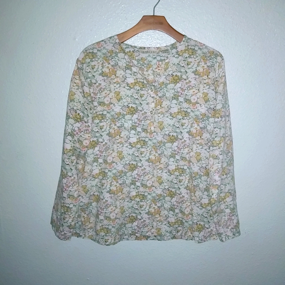 Analogy L Cotton All Over Floral in Gold Olive Pink Pullover Top